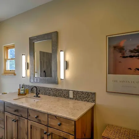 Hidden Gem - Nestled In Tesuque Hills!